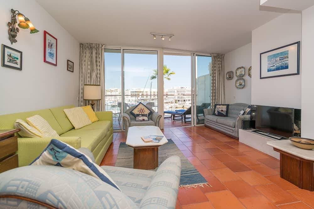 Foto 12 von 30: Ausgezeichnete Maisonette-Wohnung in der ersten Linie des Yachthafens von Lagos