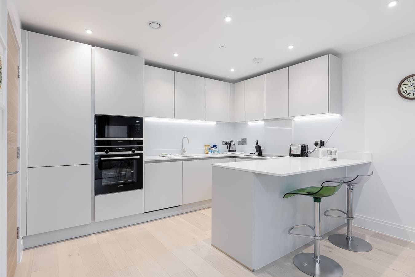Foto 4 von 34: Endless Summer - Spacious Living Space  Poole Quay
