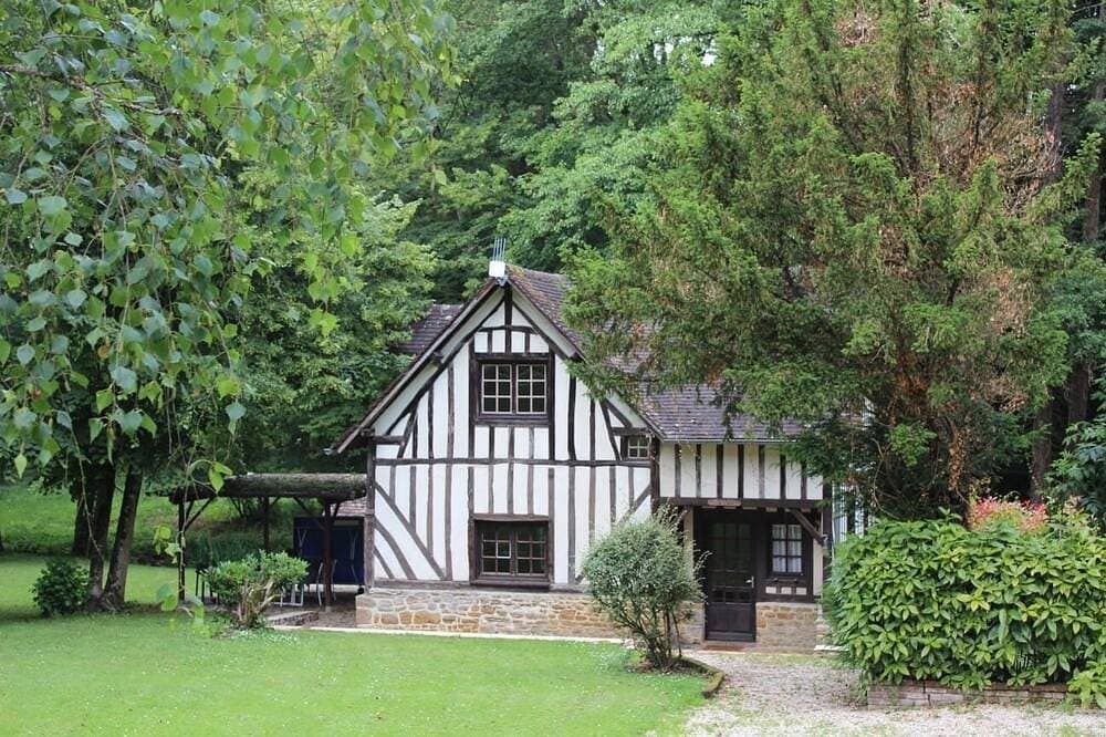 Foto 10 von 30: Cottage with shared swimming pool, hot tub, fishing, tennis, Uk TV and Wi-Fi