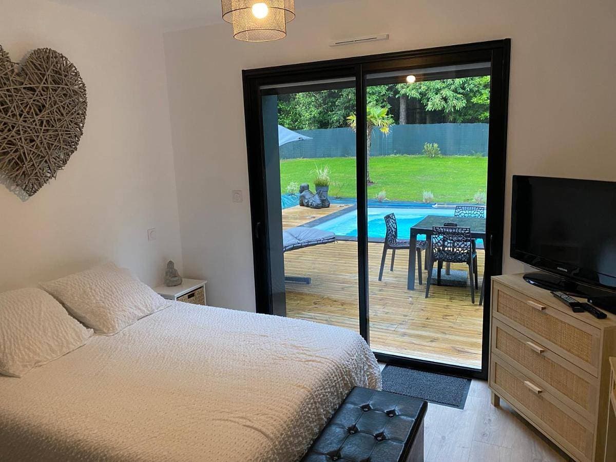 Foto 3 von 16: Triple Room with Pool View