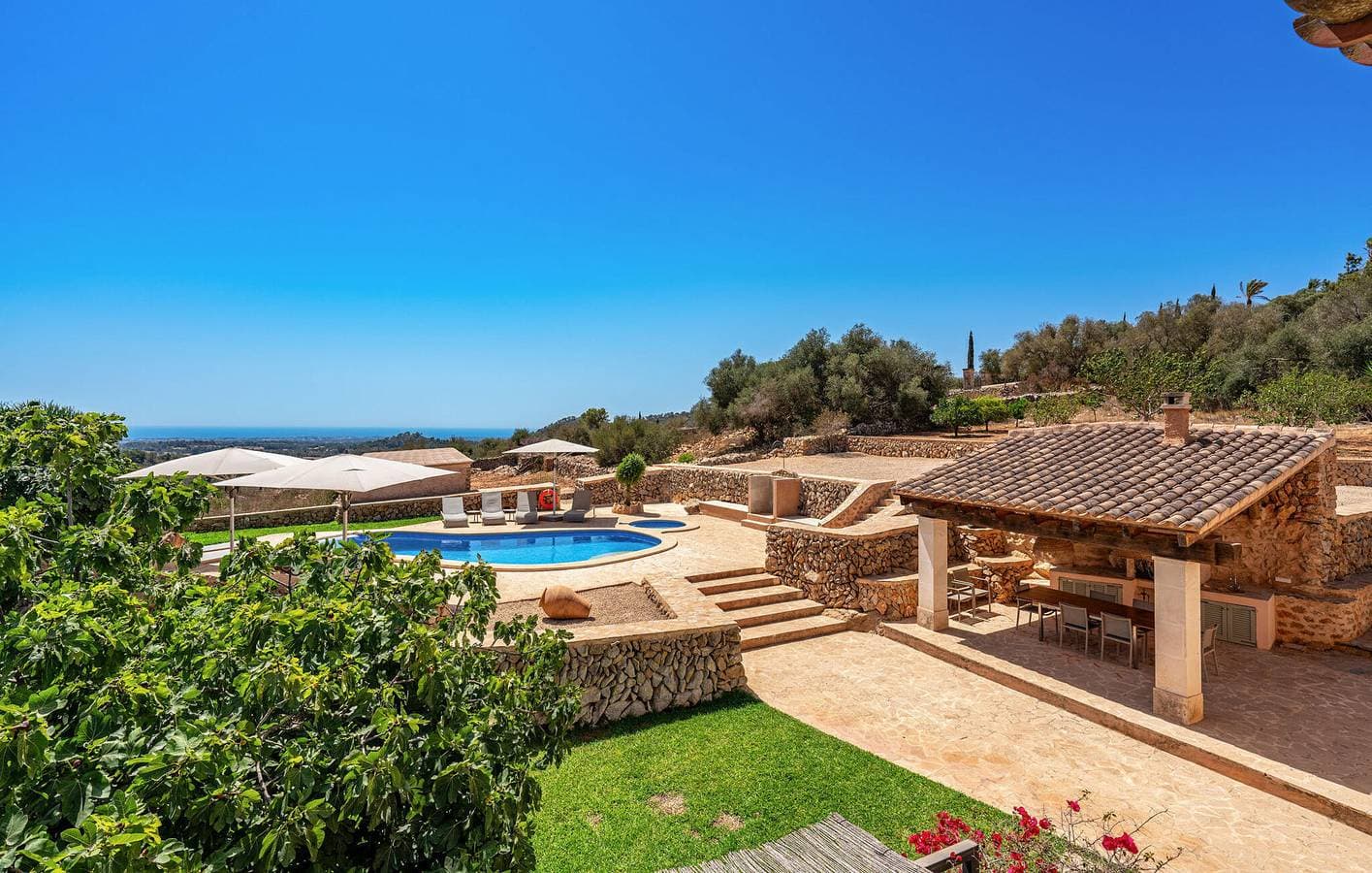 Foto 7 von 43: Meerblick-Wohnung mit Pool, Terrasse & AC | Es Carritxó 800m