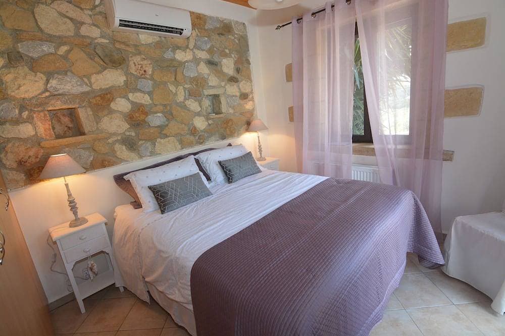 Foto 3 von 30: Charmante Villa mit Panoramablick auf das Meer, 1,5 km von den Stränden entfernt, privater Pool.