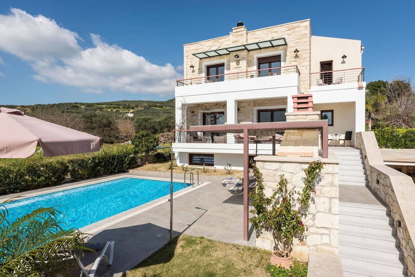 Foto 4 von 35: Villa für 6 Personen mit Pool