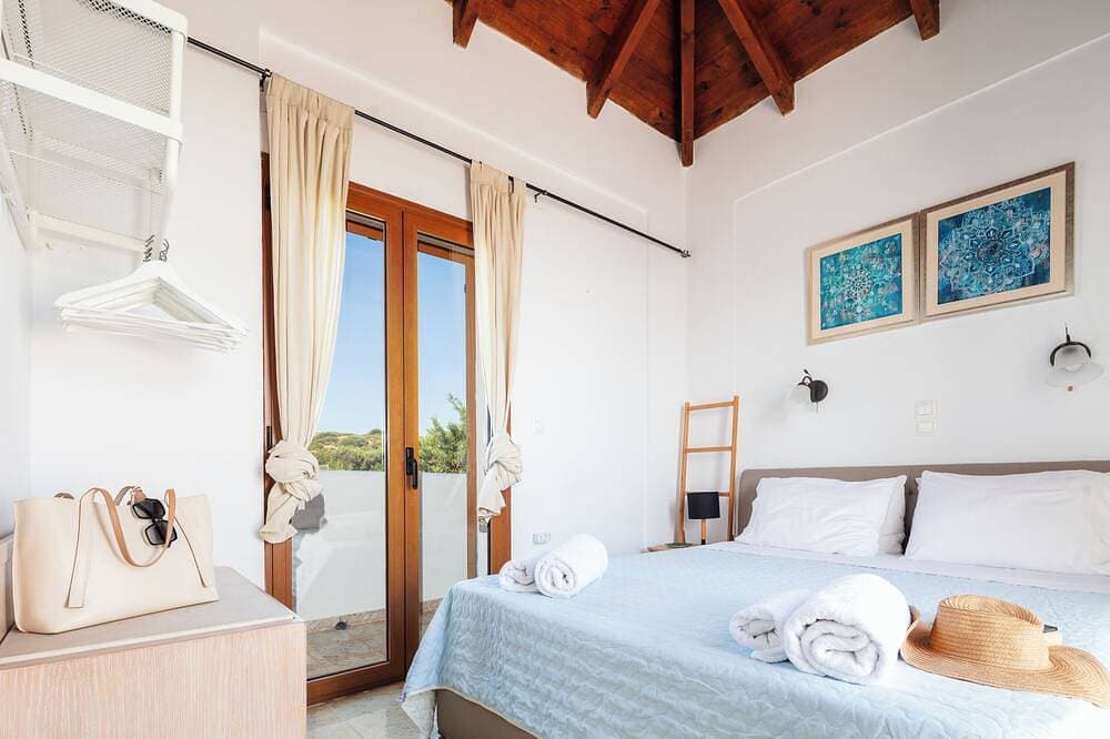 Foto 3 von 30: Villa Aliki – Sea Views & Just 750m from the Beach