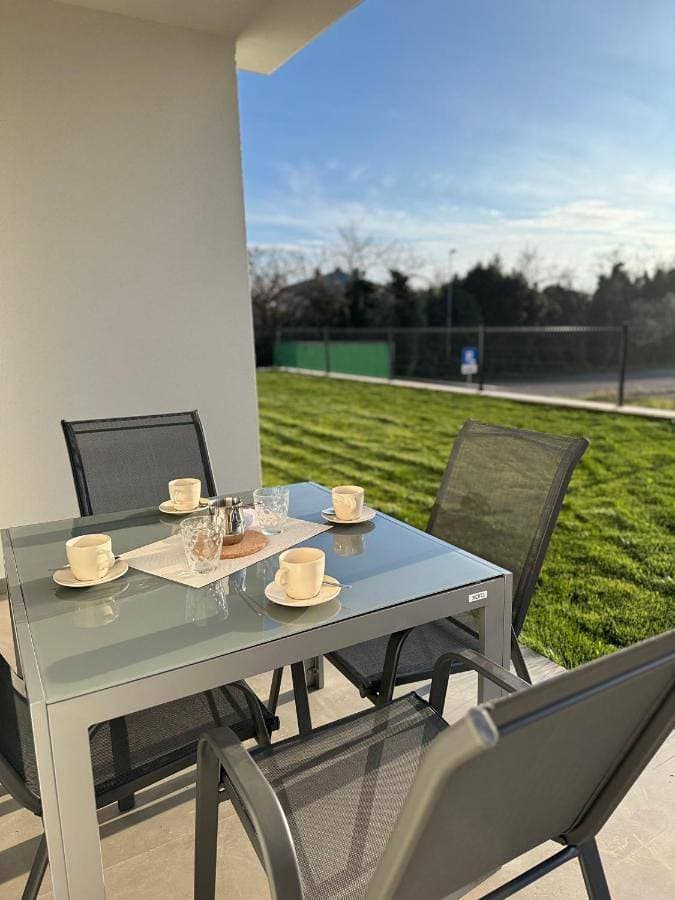Foto 5 von 49: One-Bedroom Apartment with Balcony and Sea View