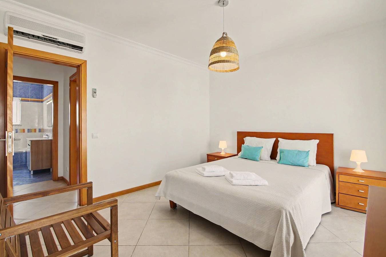Foto 13 von 25: Ferienhaus „Lemon Tree House“ mit privater Terrasse, WLAN und Klimaanlage