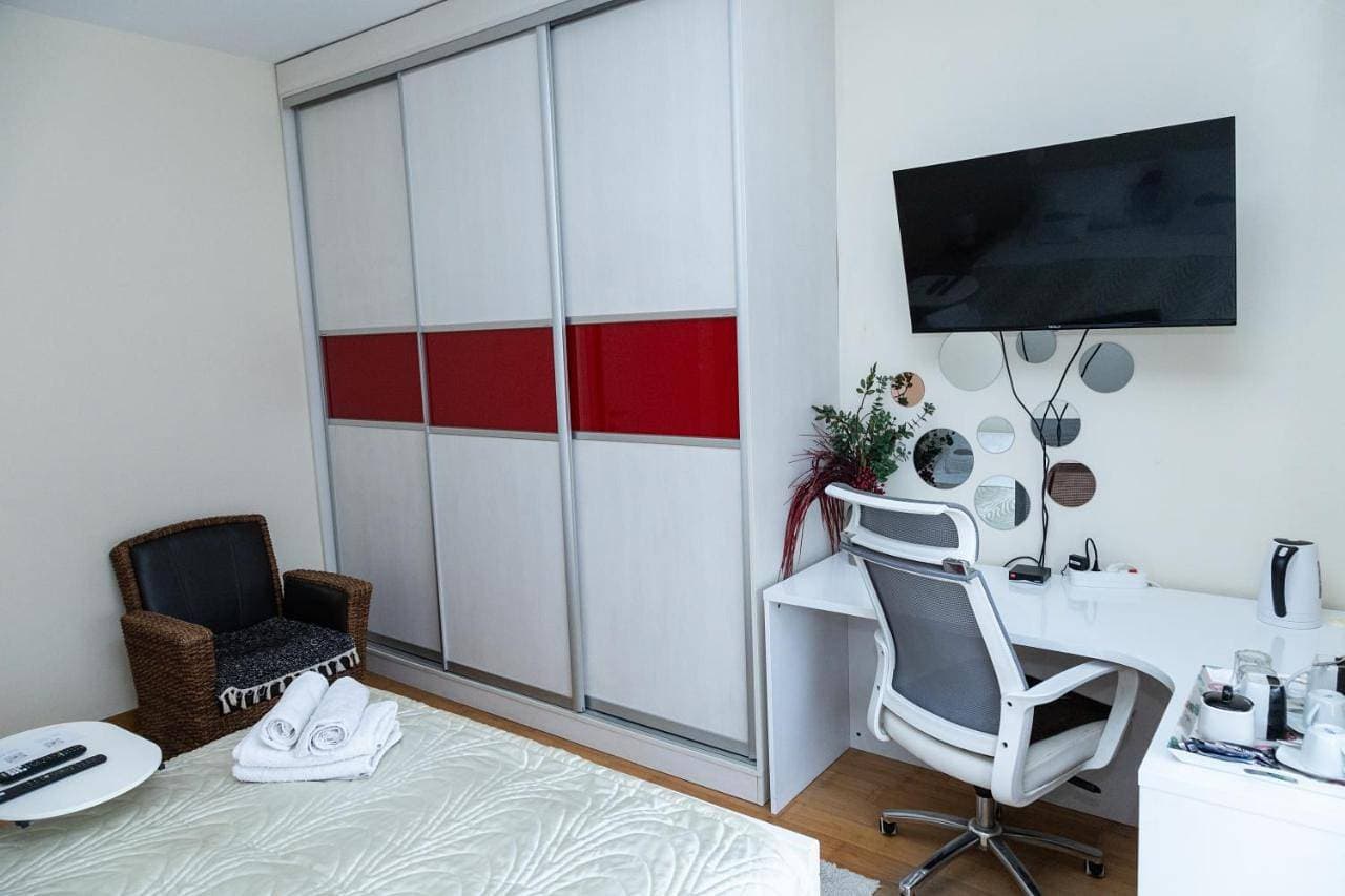 Foto 9 von 34: Double Room with Balcony