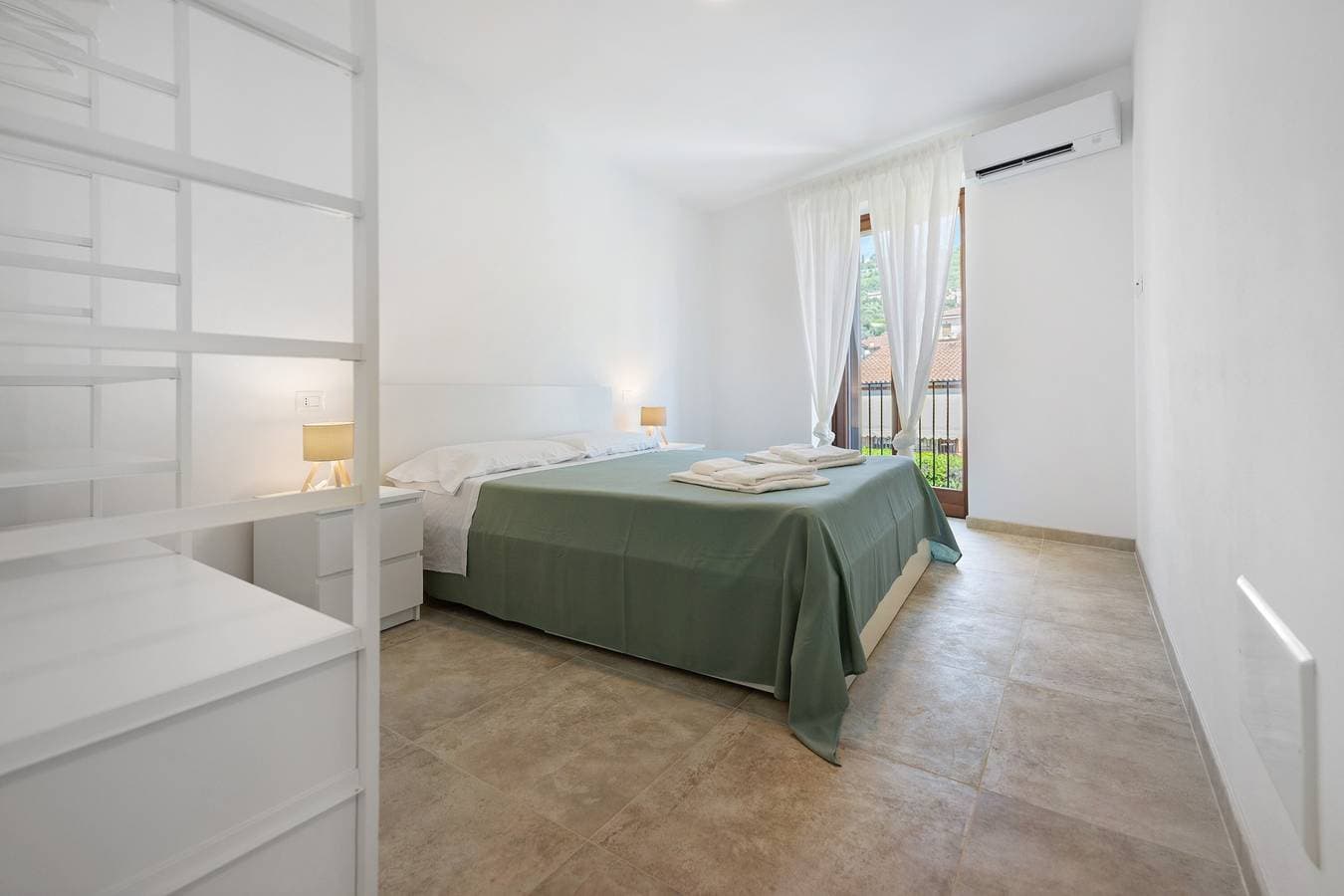 Foto 10 von 25: Ferienwohnung 'Al Casel - Limonaia' mit Seeblick, WLAN und Klimaanlage