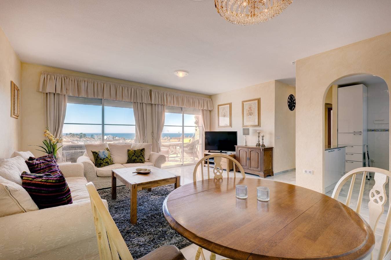 Foto 11 von 26: Ferienwohnung "Fantastischer Meerblick auf 80 qm Terrasse" mit Pool und WLAN