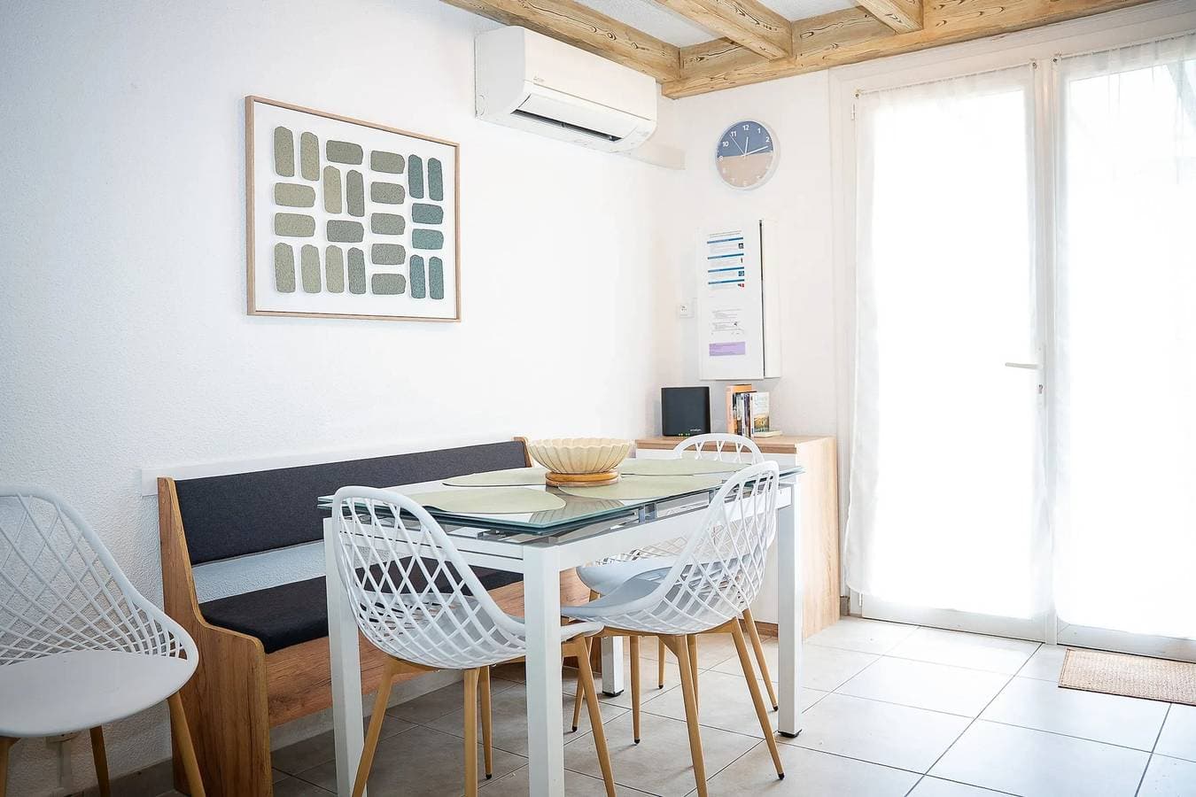 Foto 4 von 16: Einladendes Haus in Saint-Cyprien Plage - Terrasse und Garten