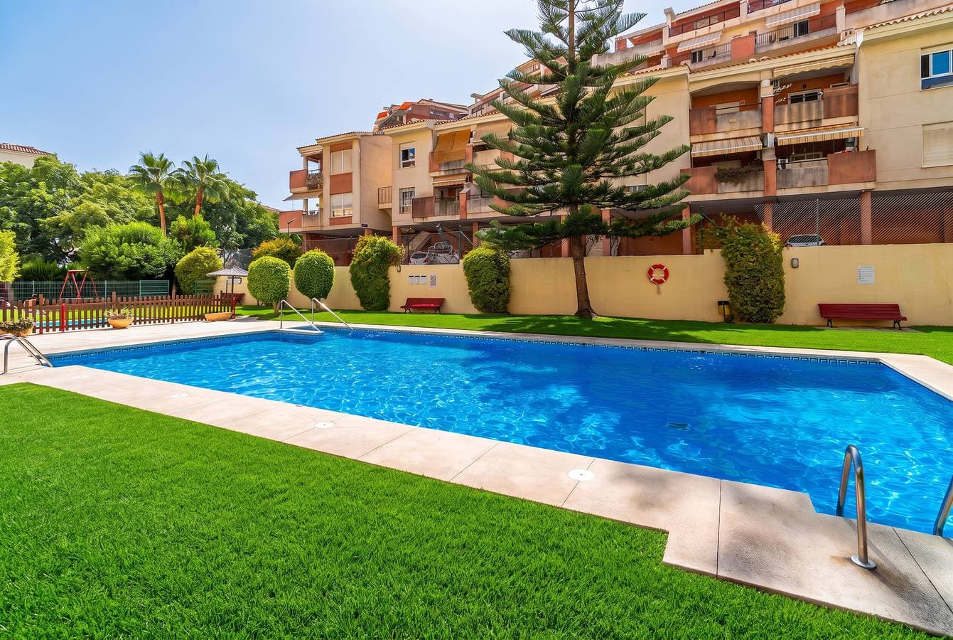 Foto 7 von 51: Cubo's Benalmadena Apartment Pool & Parking