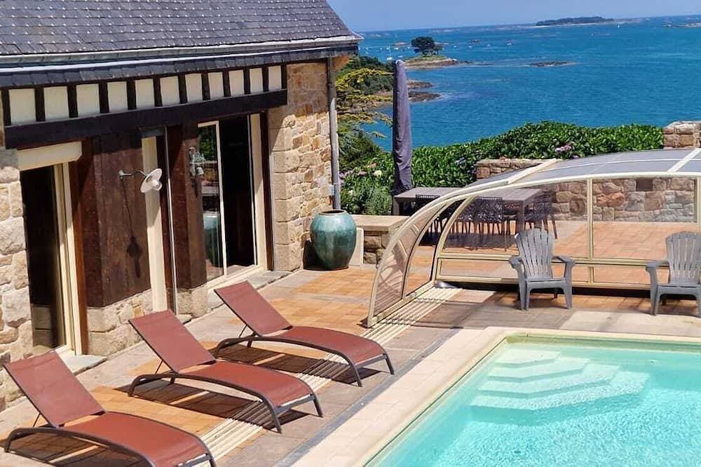 Villa mit Strandblick am Ende des Gartens, überdachter Pool, ganzjährig beheizt 1