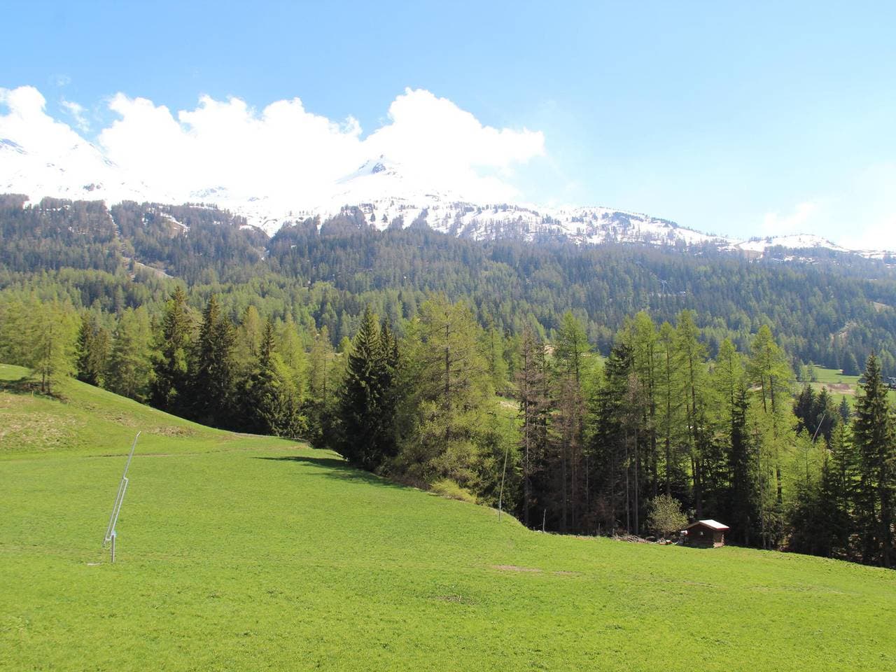 Foto 6 von 10: Gemütliches Studio auf den Skipisten, südseitiger Balkon, nahe Esf und Einkaufsmöglichkeiten