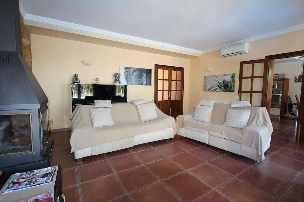 Foto 12 von 30: Villa Puerto Adriano mit privatem Pool und 5 Gehminuten vom Strand entfernt