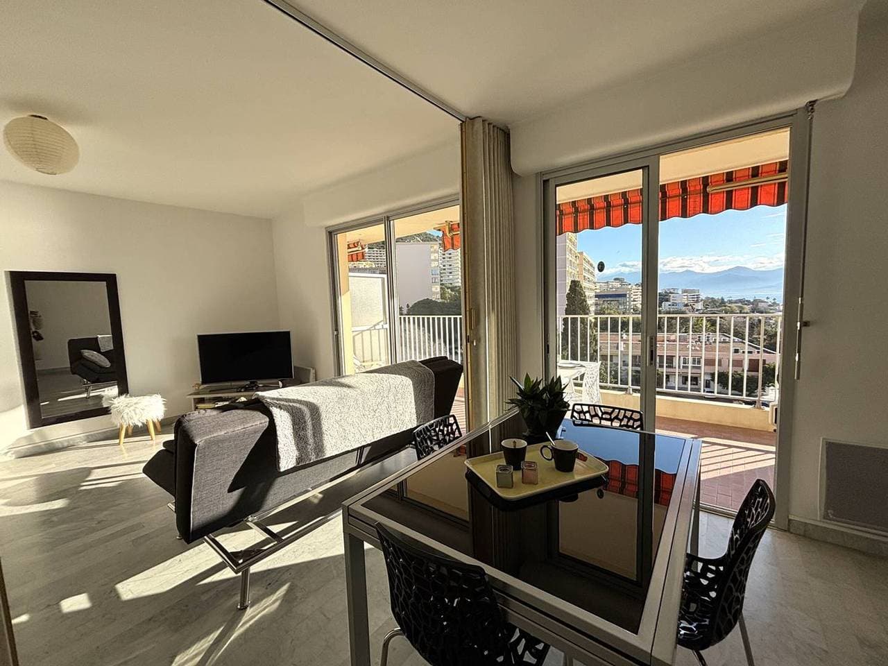 Foto 5 von 25: Charmantes Studio mit Terrasse, klimatisiert in Ajaccio