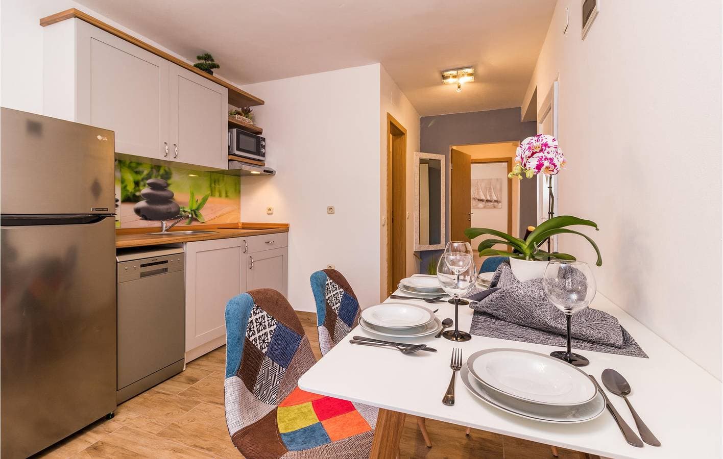Foto 9 von 23: Urlaub am Meer: Gemütliche Ferienwohnung mit Pool, Terrasse und WLAN