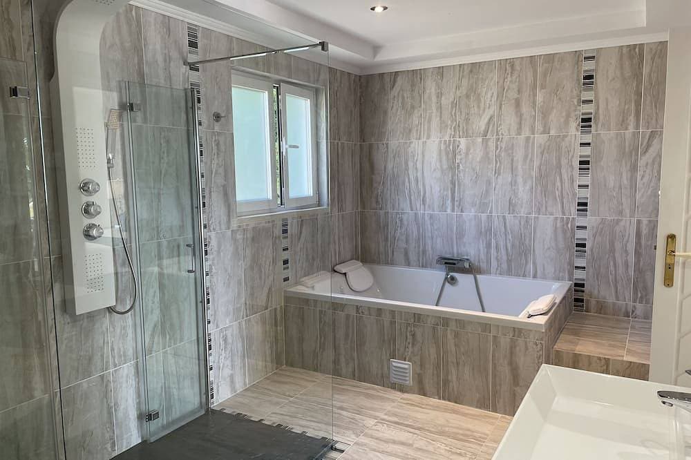Foto 8 von 30: Luxusvilla, privater beheizter Pool & Gärten mit atemberaubendem Meerblick über Vilamoura