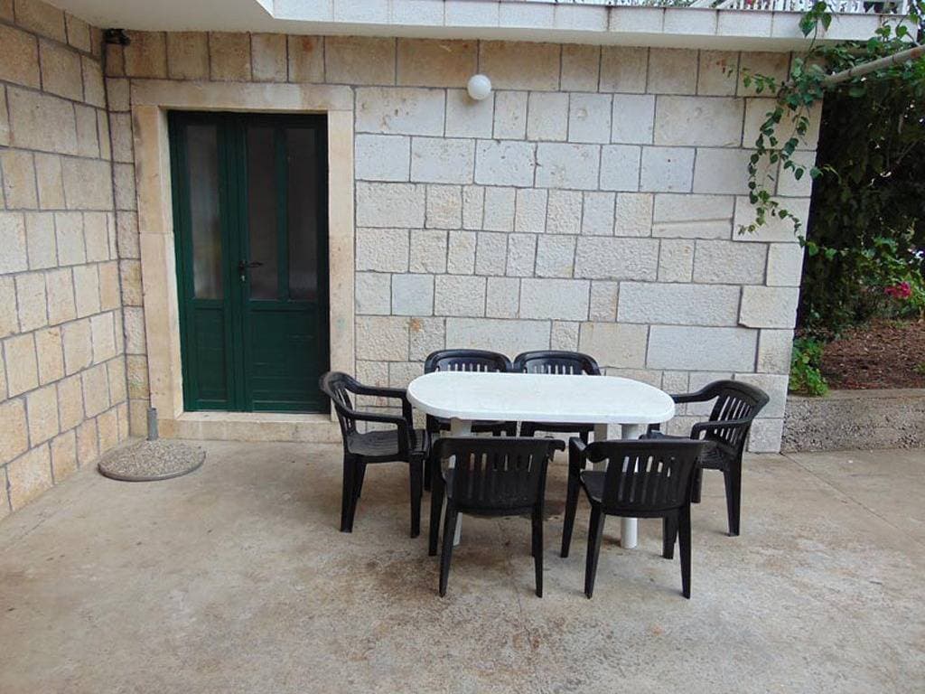 Foto 3 von 8: Zimmer mit Balkon und Meerblick Sucuraj, Hvar S-12887-a