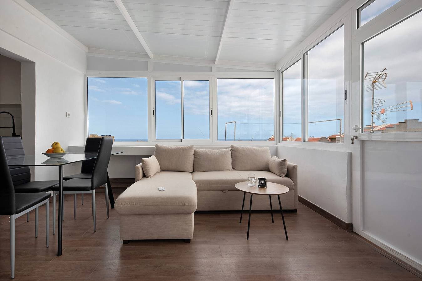 Foto 2 von 24: Ferienwohnung "Ático La Dehesa" mit Meerblick und privater Terrasse