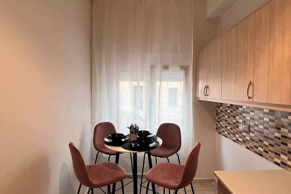 Foto 6 von 14: A highly-rated apartment located in the center of Agios Nikolaos in Crete.