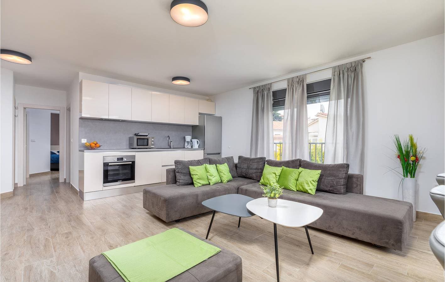 Foto 6 von 36: Geräumiges Apartment mit einem Schlafzimmer, Terrasse, WLAN und in der Nähe des Strandes Havajka
