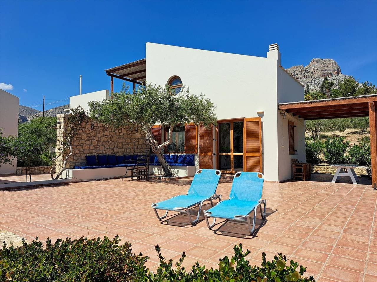 Foto 8 von 31: Traumhafter Blick auf Landschaft und Meer - Ferienhaus Keratokampos, Kreta