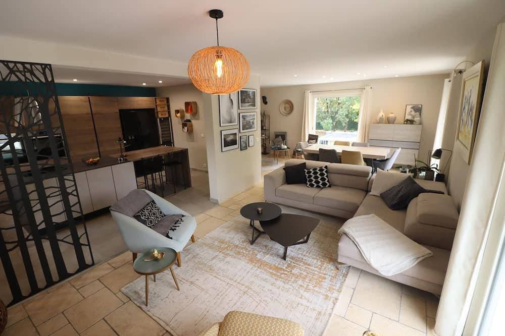 Foto 5 von 30: Villa Cezari: Klimaanlage, Pool, Spa, Massagen, Kino, Billard