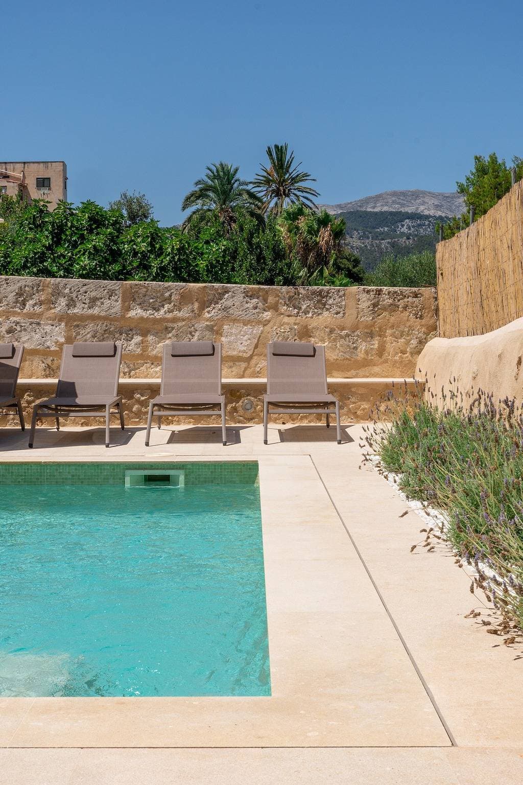 Foto 10 von 45: Ferienhaus "Cas Suis 9" mit Pool, Bergblick, WLAN
