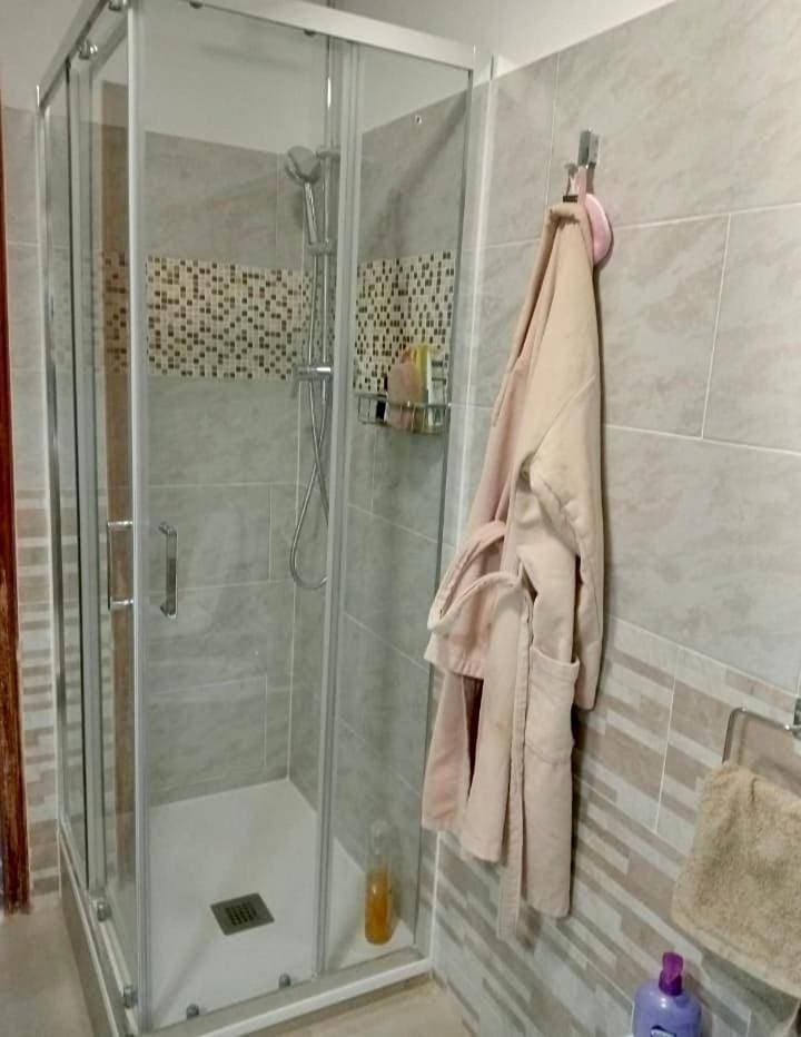 Foto 8 von 31: Double or Twin Room with Shared Bathroom