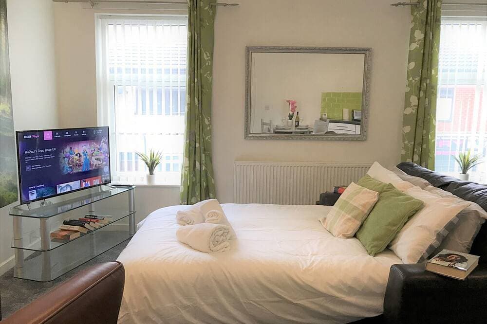 Foto 6 von 28: Apartment-Komfort-Eigenes Badezimmer-Strassenblick