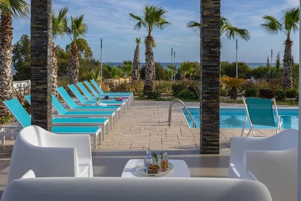 Foto 12 von 30: Wirklich spektakuläre FirstLine Sea Front Villa im schönen Dorf Pervolia