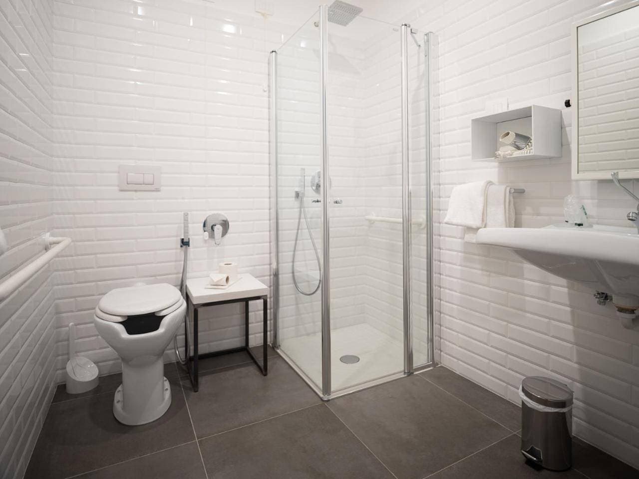 Foto 12 von 12: Double Room - Disability Access (Ground Floor)