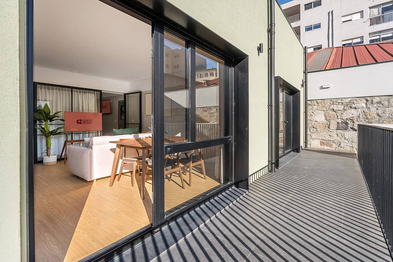 Foto 5 von 33: Ferienwohnung für 4 Personen mit Balkon