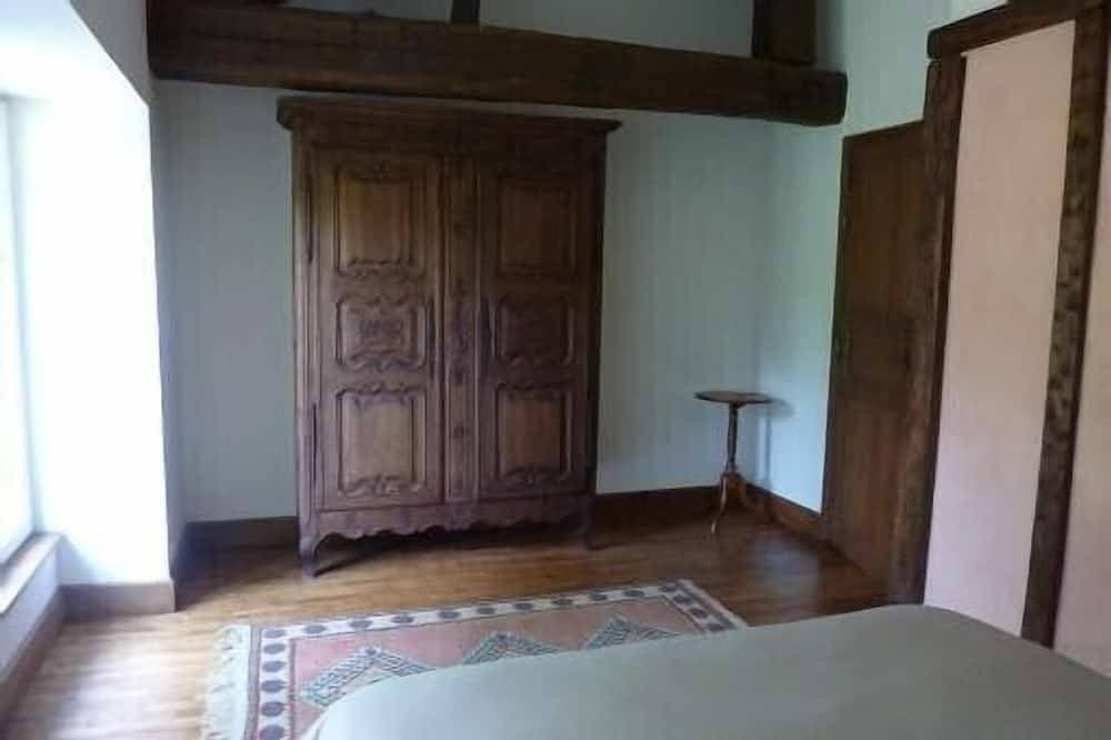 Foto 4 von 12: Unterkunft: restaurierte Mühle aus dem 15. Jahrhundert umgeben von einem wunderschönen 2 Ha großen Garten.