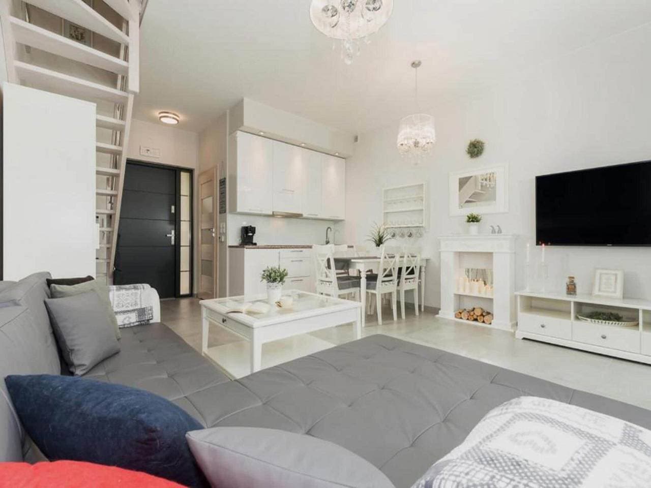 Foto 5 von 28: Komfortables Ferienhaus mit Garten und Sommerpool