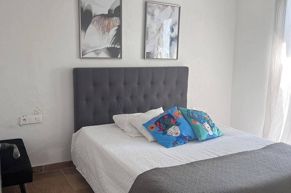 Foto 7 von 30: Charming house 180m2, very quiet, swimming pool, enclosed grounds. 1/4 h from beaches
