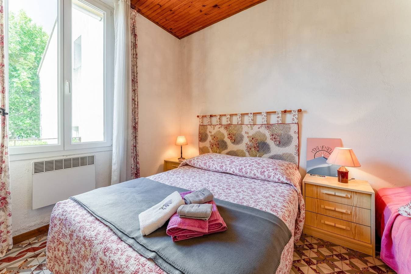Foto 5 von 23: Zimmer 'Parfum De Soleil' mit gemeinsamer Terrasse, Gemeinschaftsgarten und WLAN