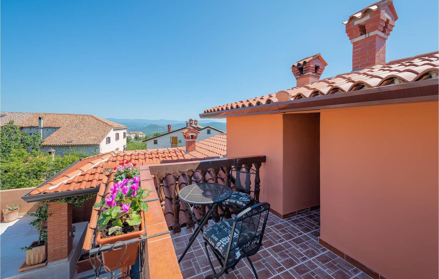 Foto 7 von 22: Charmantes Apartment mit einem Schlafzimmer, Pool und Terrasse
