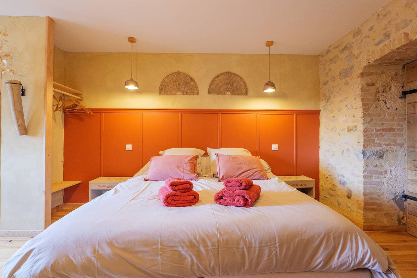 Foto 4 von 23: Gästezimmer „La Terre d’à Côté“ mit gemeinsamer Terrasse und WLAN