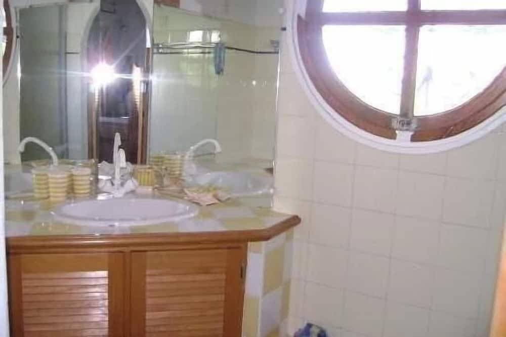 Foto 3 von 21: Cagnes sur mer in Ihrem Studio Villa mit Garten mit Terrasse und parki