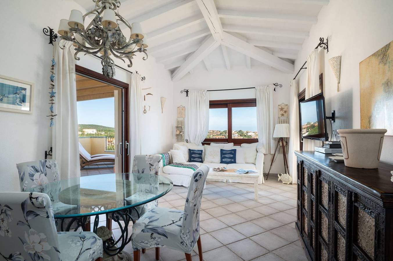 Foto 5 von 34: Ferienwohnung für 4 Personen mit Terrasse
