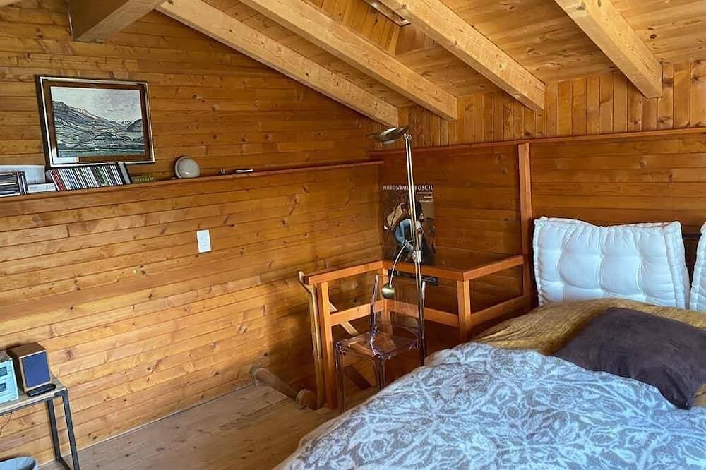 Foto 8 von 19: Chalet ça me Suffit, mein kleines Paradis -Aussen : kleines 2-stöckiges Chalet für 2 Personen am Anf