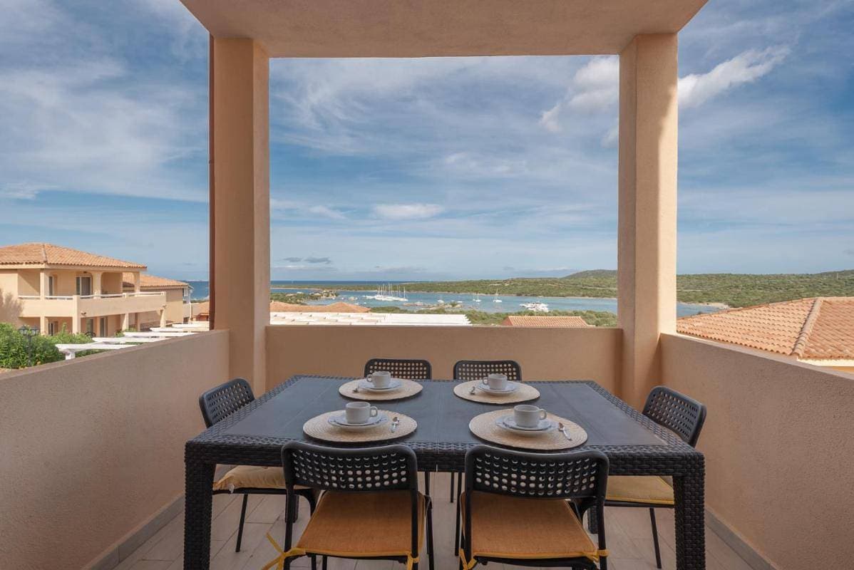 Fantastische Baia de Bahas Residence ein Schlafzimmer vier Schlafplätze und Kind 1