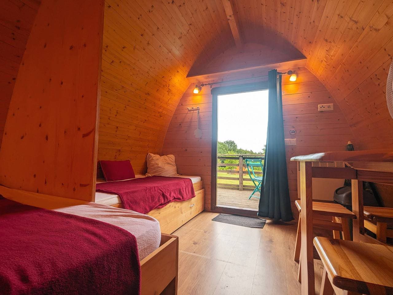 Foto 3 von 12: Waldhütte in Berry in der Nähe eines Wassersportzentrums