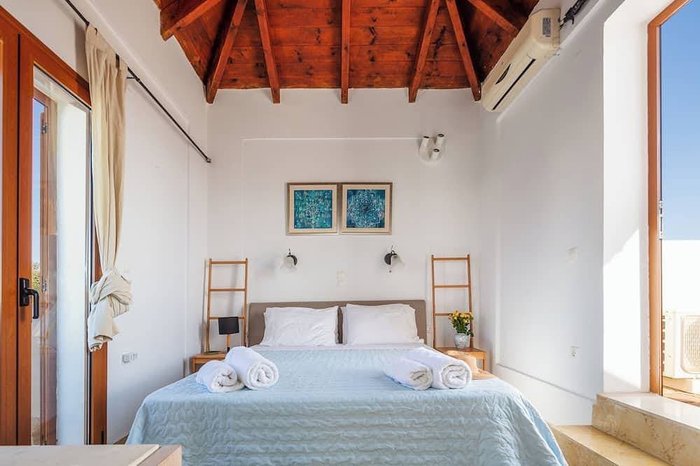 Foto 2 von 30: Villa Aliki – Sea Views & Just 750m from the Beach