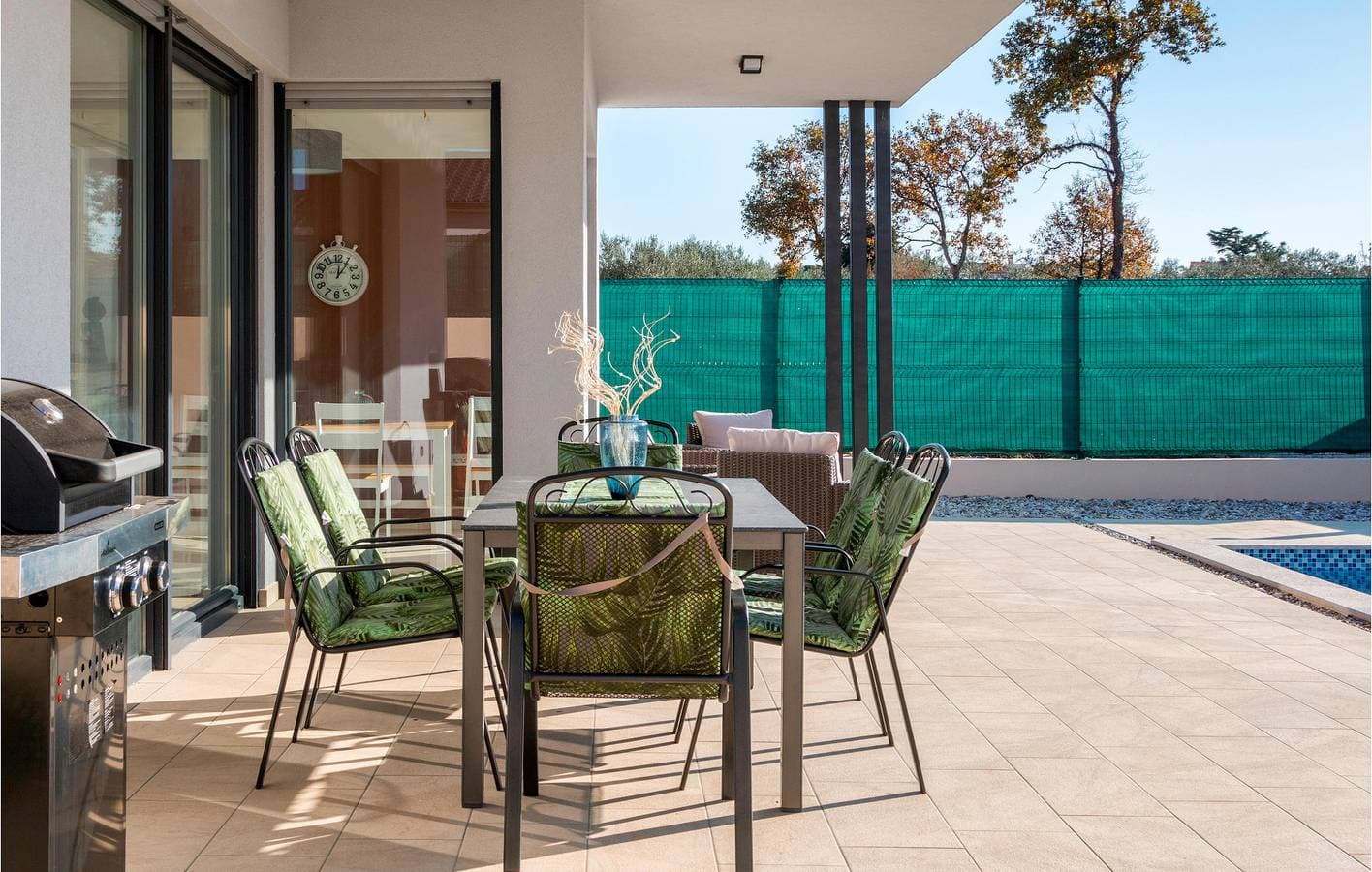 Foto 9 von 25: Geräumige 2-Zimmer-Wohnung mit Pool, Parkplatz und Strand in der Nähe