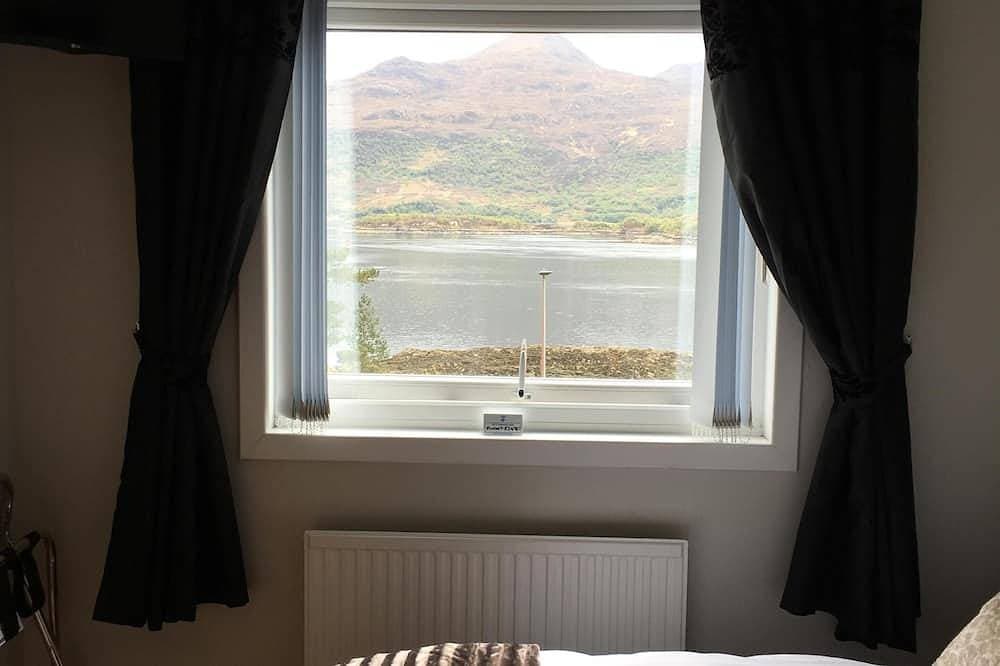 Erstaunliche Aussichten!! Kyle. 1 Meile zur Isle of Skye!  En-Suite, ruhige Gegend. Sat-TV. 1
