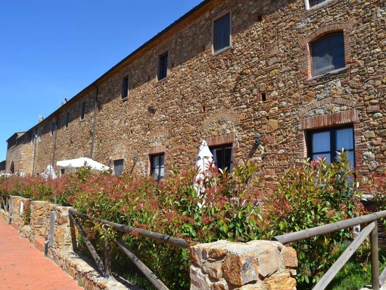 Zwei-Zimmer-Wohnung mit Garten 1