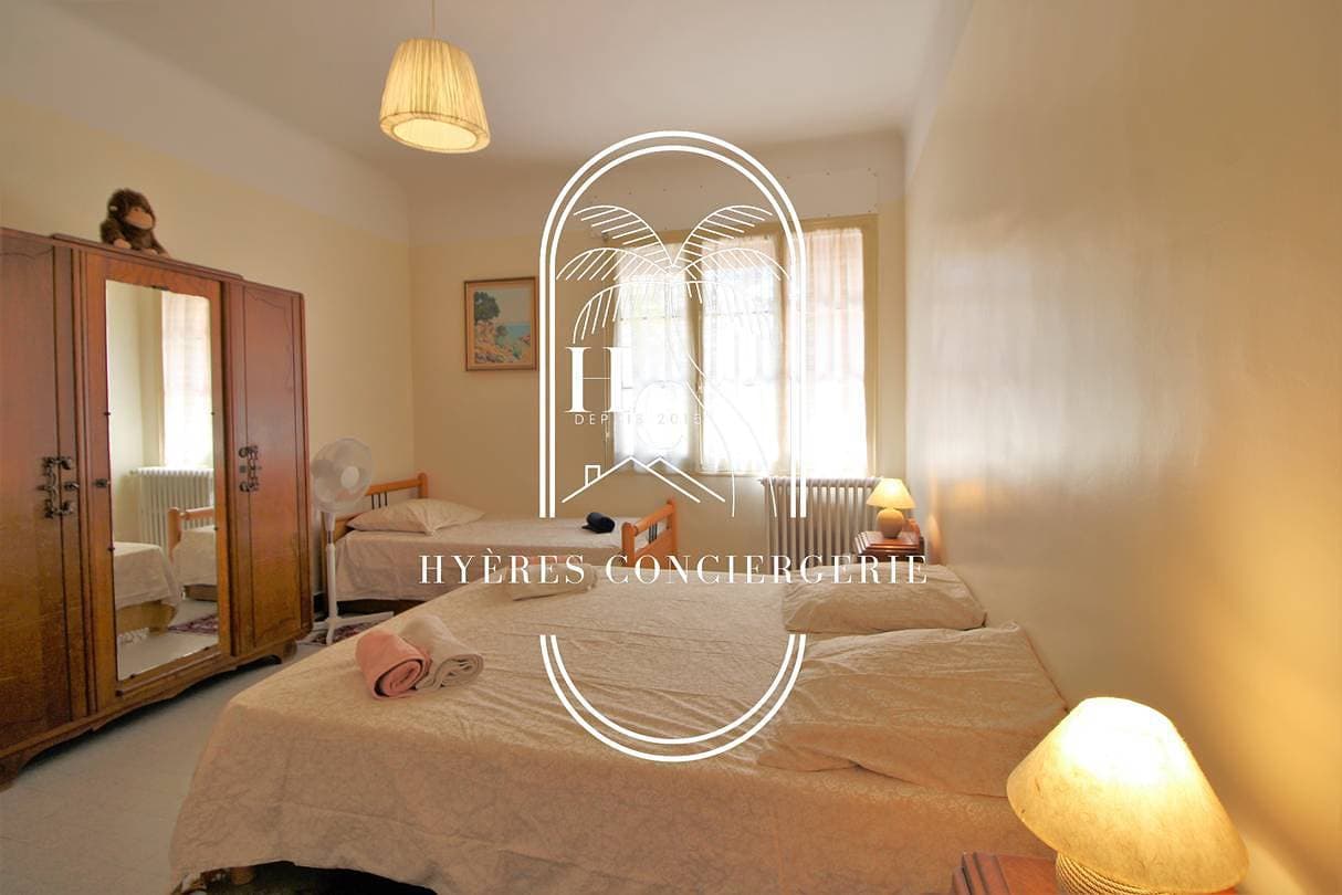 Foto 11 von 27: Ferienwohnung für 9 Personen mit Balkon/Terrasse