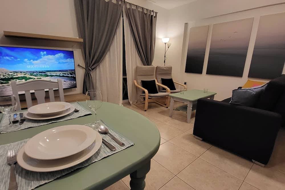 Foto 7 von 21: Calm Seaview Nest in Peyia - Unwind, Relax & Enjoy Stunning SeaView of Coral Bay